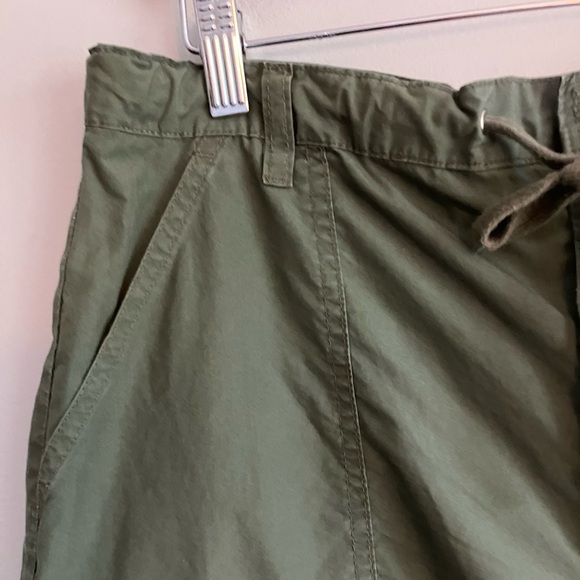 GLORIA VANDERBUILT Military Green Cotton Utility Shorts Size 14 (like a 10-12) - Picture 2 of 10